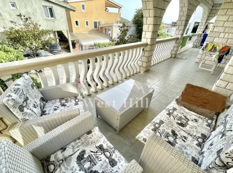 Casa 8 habitaciones 247 m² Bar, Montenegro