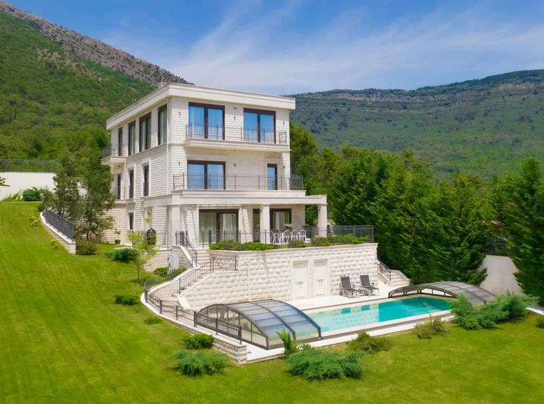 Villa 12 habitaciones 750 m² Mrcevac, Montenegro