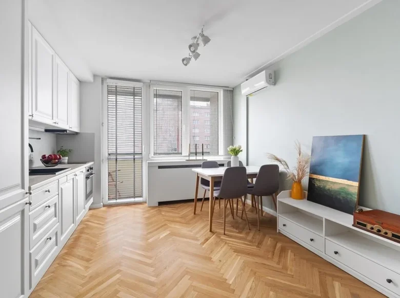 Mieszkanie 3 pokoi 42 m² Warszawa, Polska