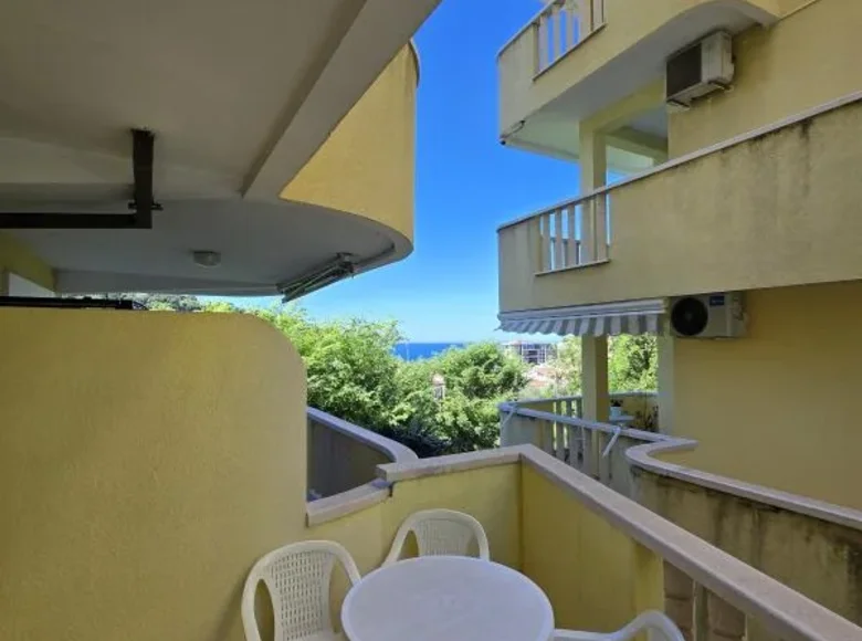 1 bedroom apartment 49 m² Petrovac centar, Montenegro