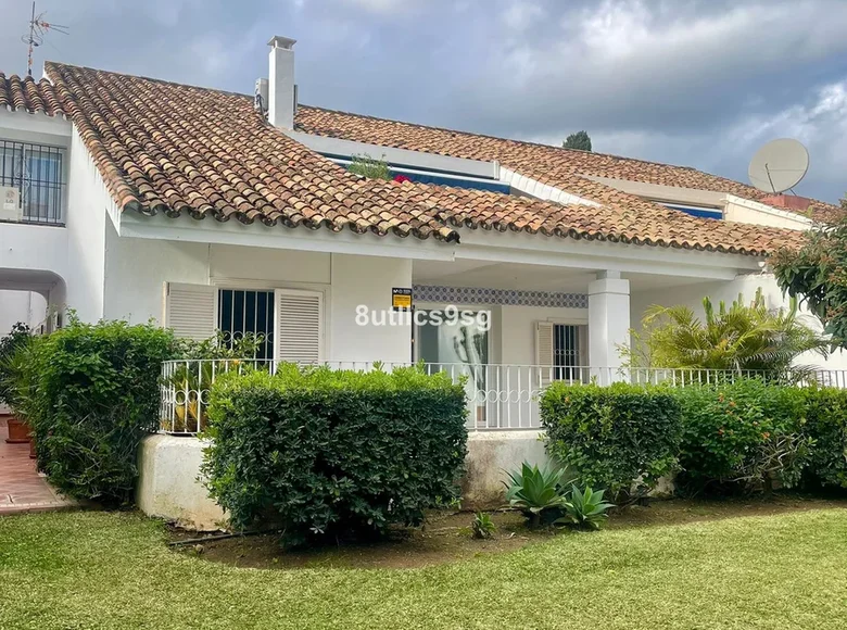 Mieszkanie 3 pokoi 144 m² Marbella, Hiszpania