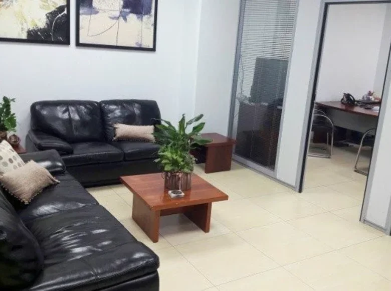 Oficina 81 m² en Pafos, Chipre