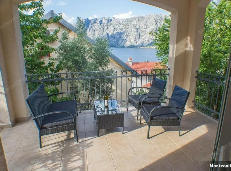 Villa de 2 dormitorios 123 m² Prcanj, Montenegro