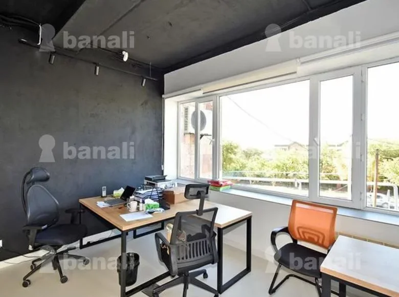 Propriété commerciale 1 720 m² à Erevan, Arménie