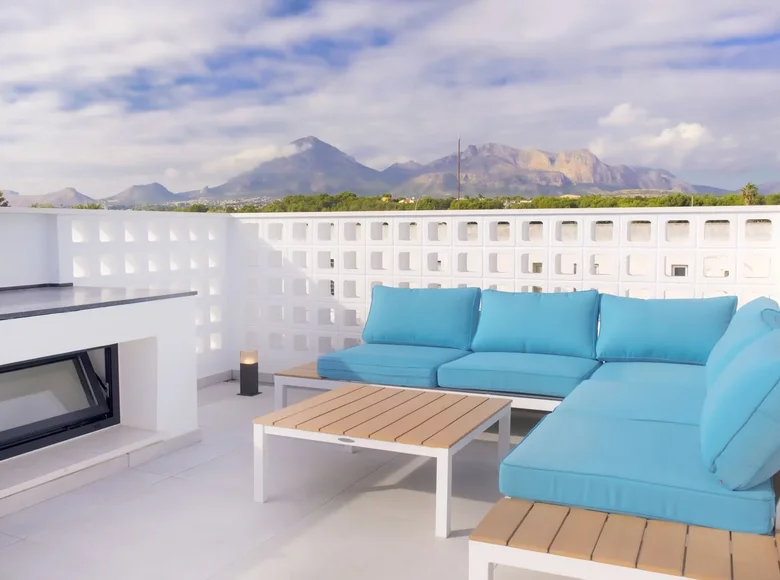 3-Schlafzimmer-Villa 237 m² lAlfas del Pi, Spanien