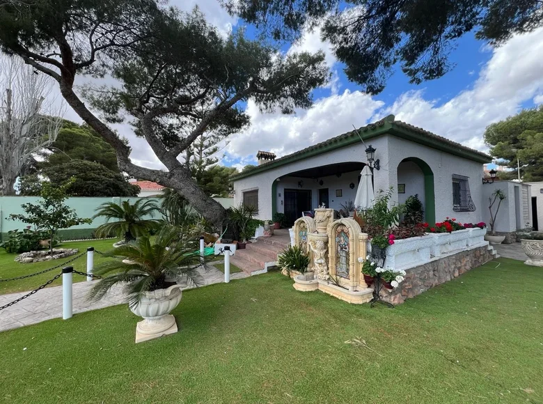 3 bedroom villa 250 m² Dehesa de Campoamor, Spain