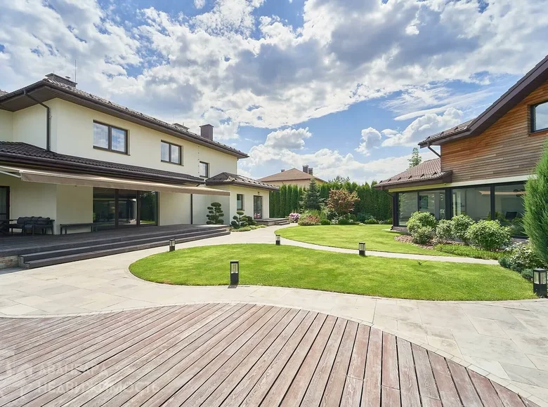 Chalet 336 m² Kalodziscanski sielski Saviet, Bélarus