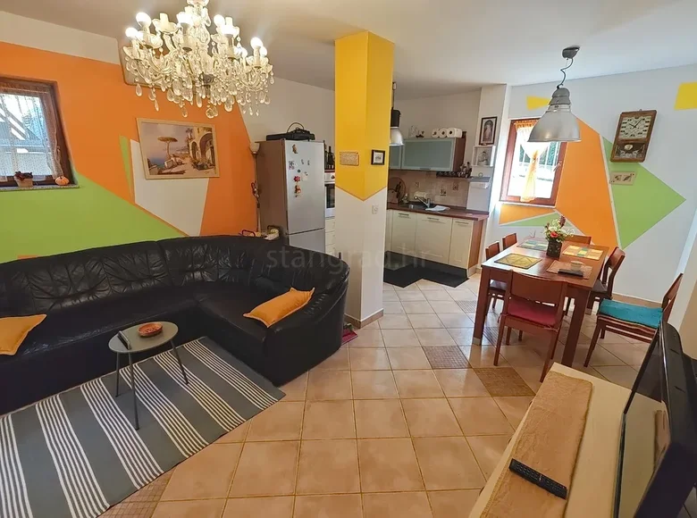 Mieszkanie 3 pokoi 97 m² Krk, Chorwacja