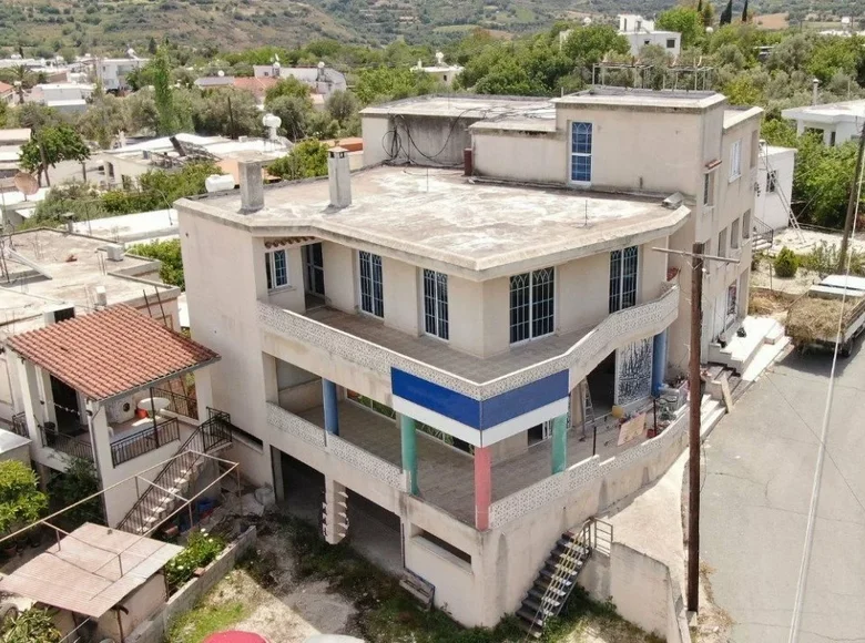 Investissement 400 m² à Giolou, Chypre