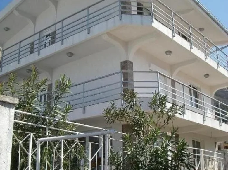 Дом 4 спальни 265 м² Dindinovici, Черногория