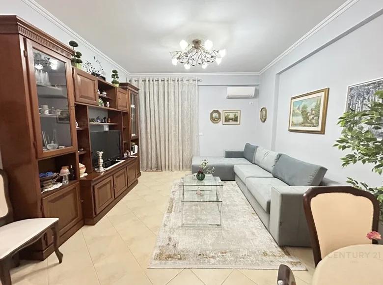 Квартира 1 комната 82 м² Тирана, Албания