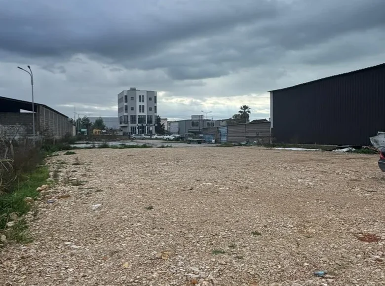 Land 2 000 m² in Bashkia Durres, Albania