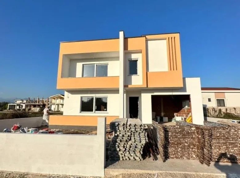 4 bedroom house 260 m² Donji Stoj Shtoji i Poshtem, Montenegro