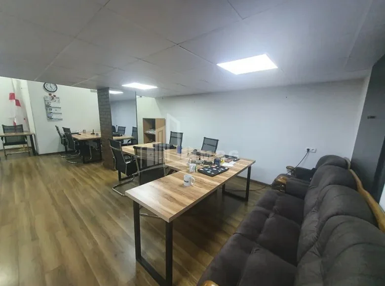 Propiedad comercial 100 m² en Tiflis, Georgia