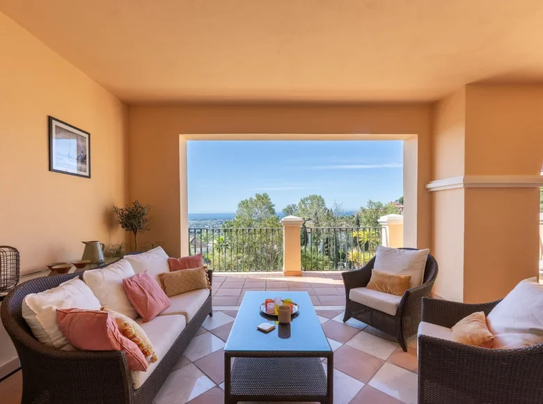 2 bedroom apartment 187 m² Benahavis, Spain