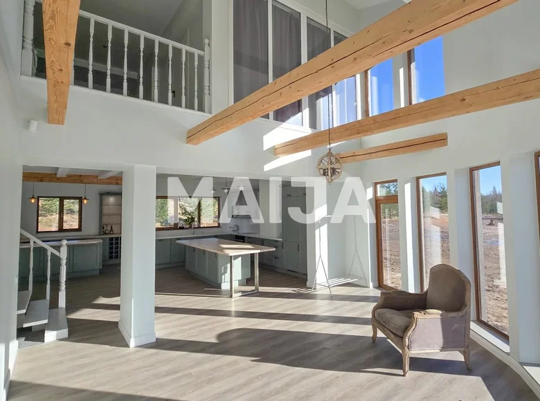 Dom 7 pokojów 320 m² Semes pagasts, Łotwa