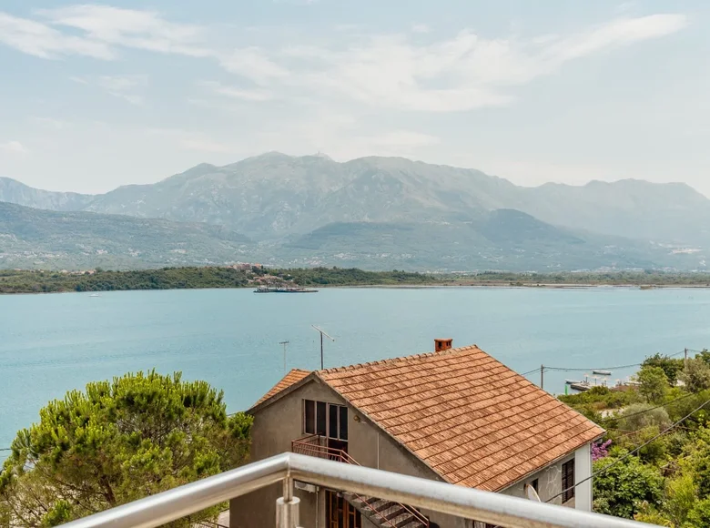 Apartamento 2 habitaciones  Tivat, Montenegro