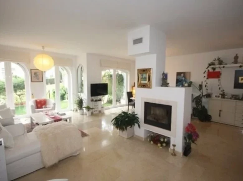 Stadthaus 4 Schlafzimmer 240 m² Abadin, Spanien