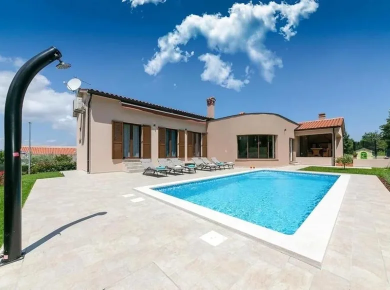 3 bedroom villa 205 m² Rabac, Croatia