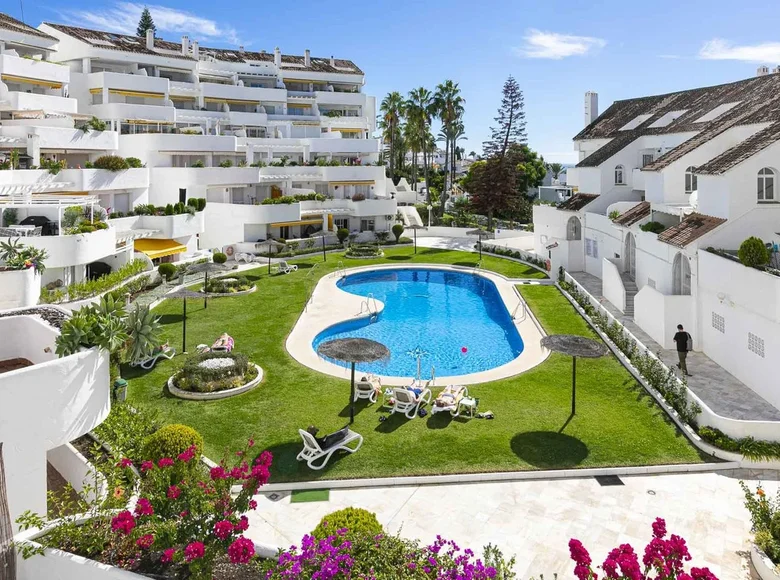 2 bedroom apartment 143 m² Marbella, Spain