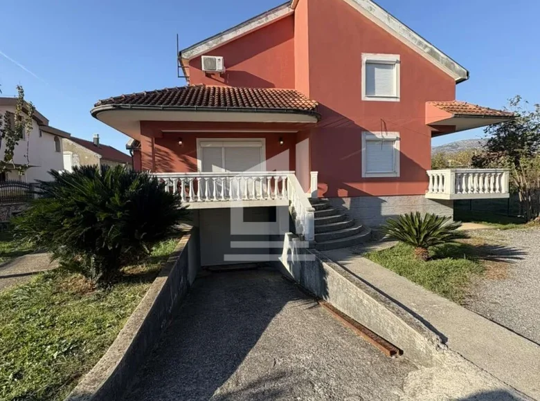 Dom  w Podgorica, Czarnogóra