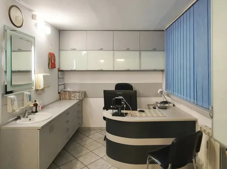 Commercial property 61 m² in Warsaw, Poland