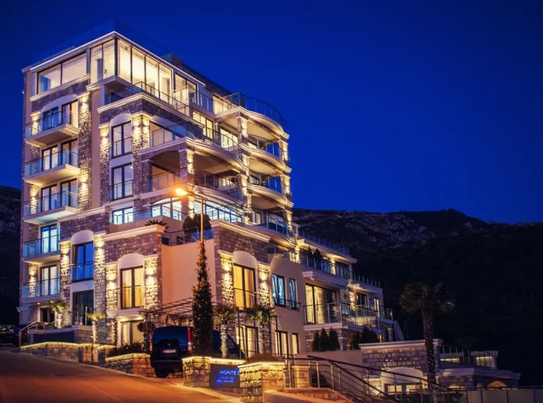 Casa 2 habitaciones 168 m² Becici, Montenegro