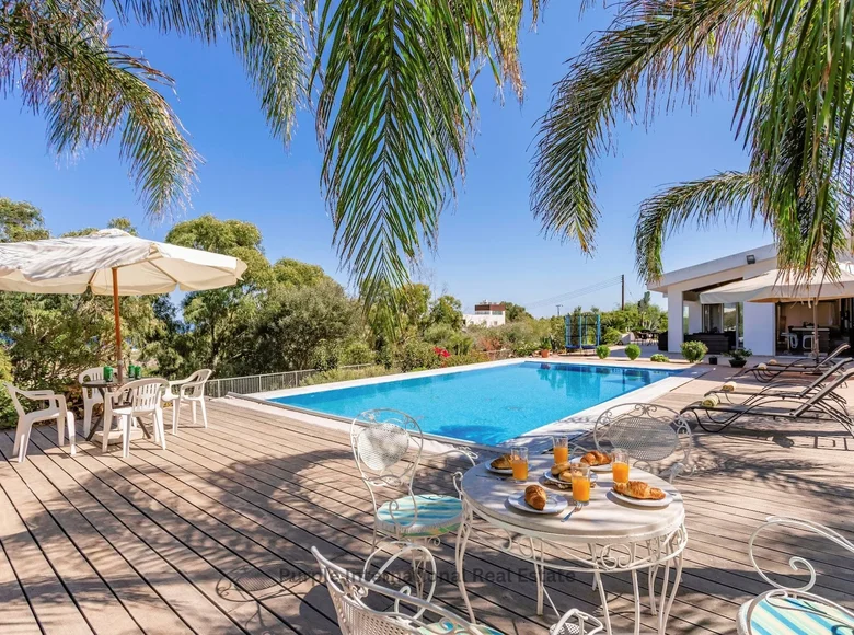 Villa 6 habitaciones 250 m² Paralimni, Chipre