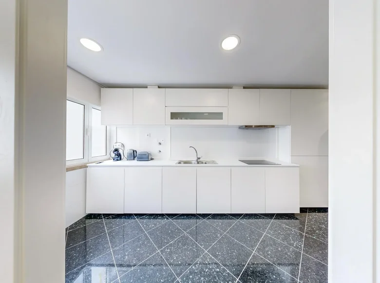 Apartment 7 bedrooms 200 m² Lisbon, Portugal
