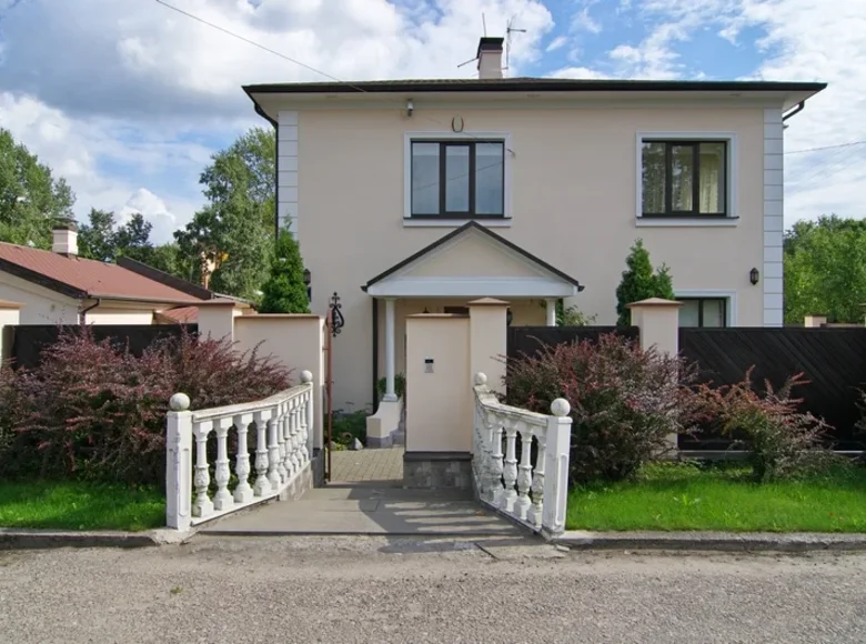 Villa de 4 dormitorios 250 m² Riga, Letonia