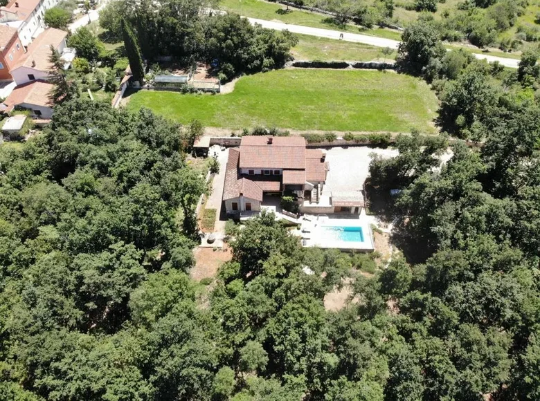 Villa de 4 dormitorios 220 m² Buje, Croacia