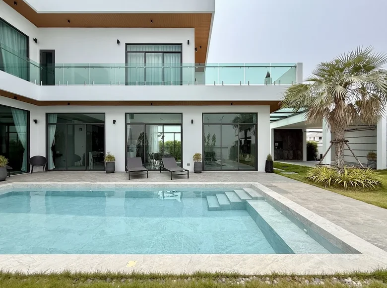 4 bedroom Villa 313 m² Huai Yai, Thailand