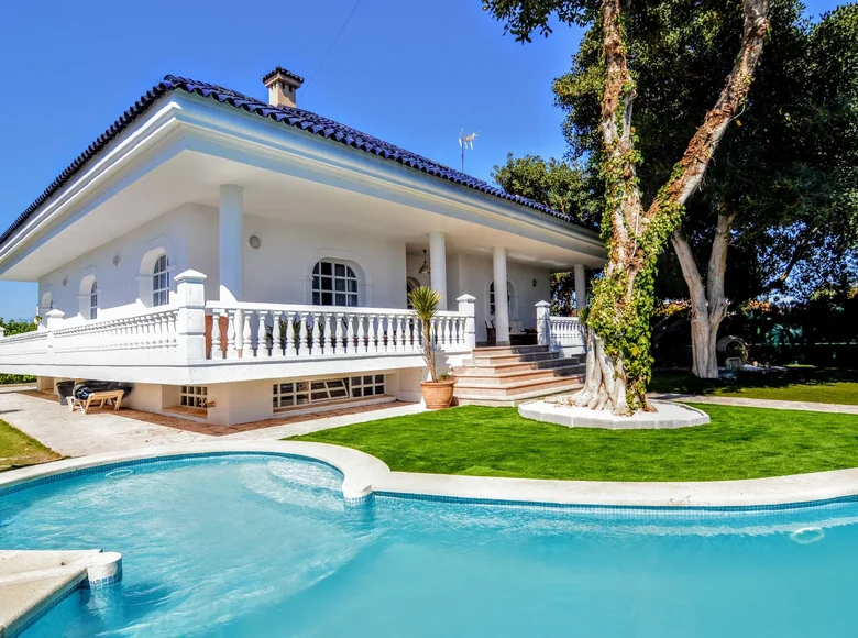 Villa de 4 dormitorios 520 m² Torrevieja, Španjolska