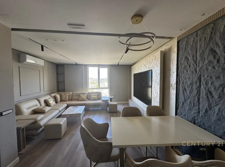 Квартира 2 комнаты 108 м² Тирана, Албания