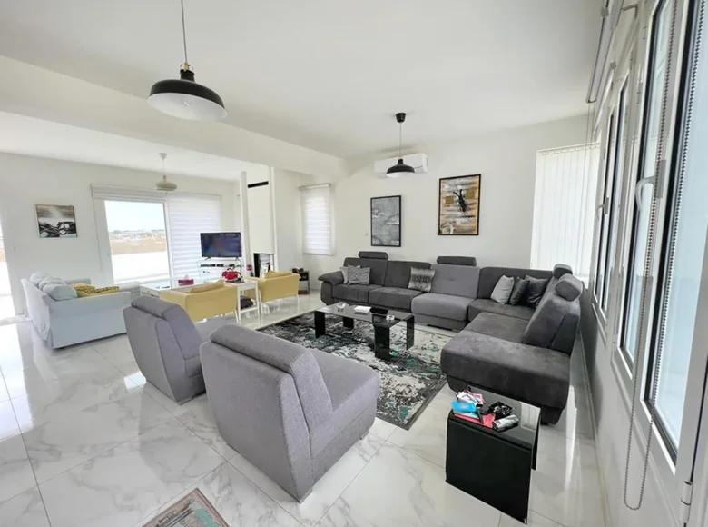 4 bedroom house 200 m² Kapparis, Cyprus