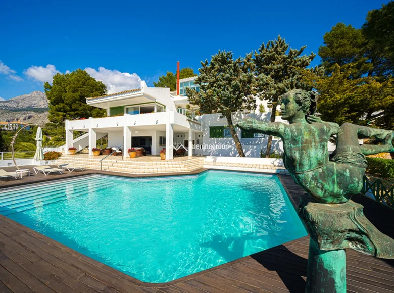 7-Schlafzimmer-Villa 840 m² Altea, Spanien