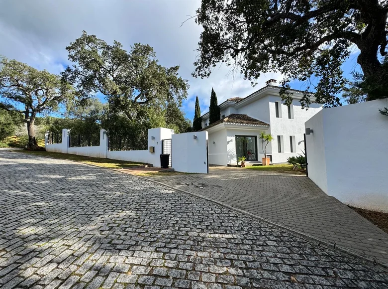 5 bedroom villa 712 m² San Roque, Spain