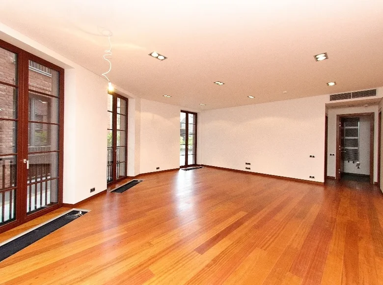 Mieszkanie 3 pokoi 122 m² Łotwa, Łotwa