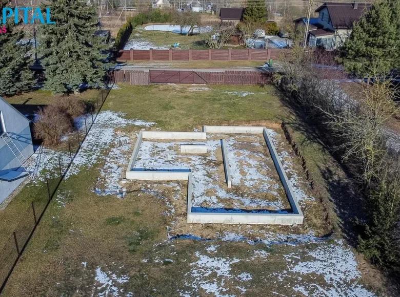 Atterrir  Didziosios Lapes, Lituanie