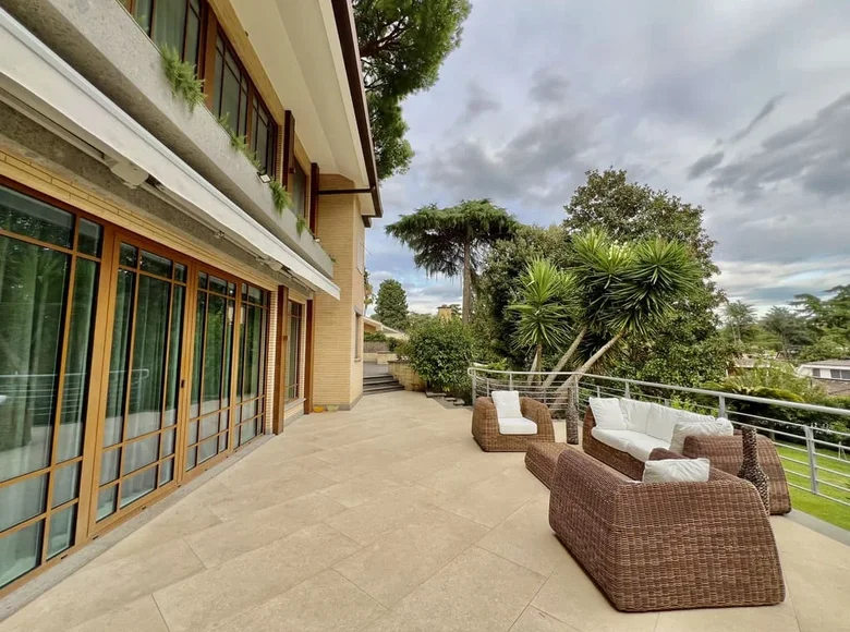 Вилла 3 спальни 440 м² Рим, Италия