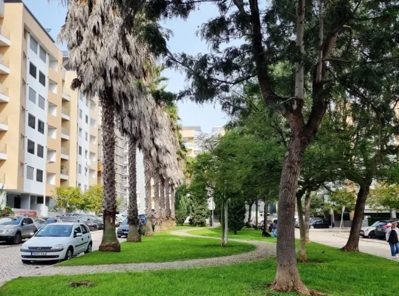 Mieszkanie 3 pokoi 134 m² Carcavelos, Portugalia