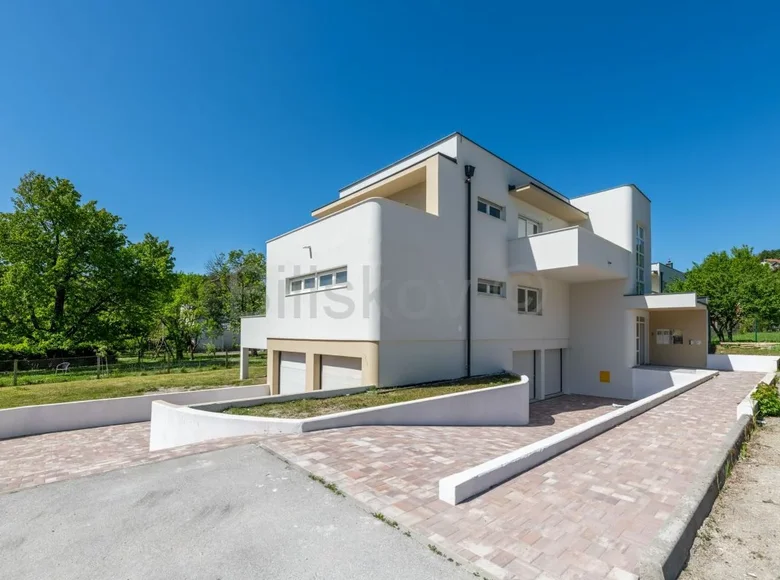 5 room house 405 m² City of Zagreb, Croatia