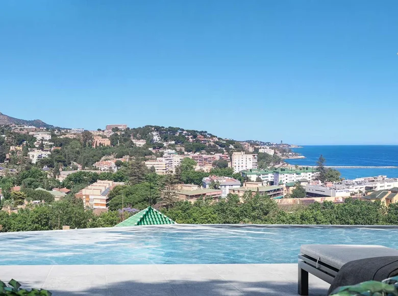 Bungalow z 2 sypialniami 128 m² Malaga, Hiszpania