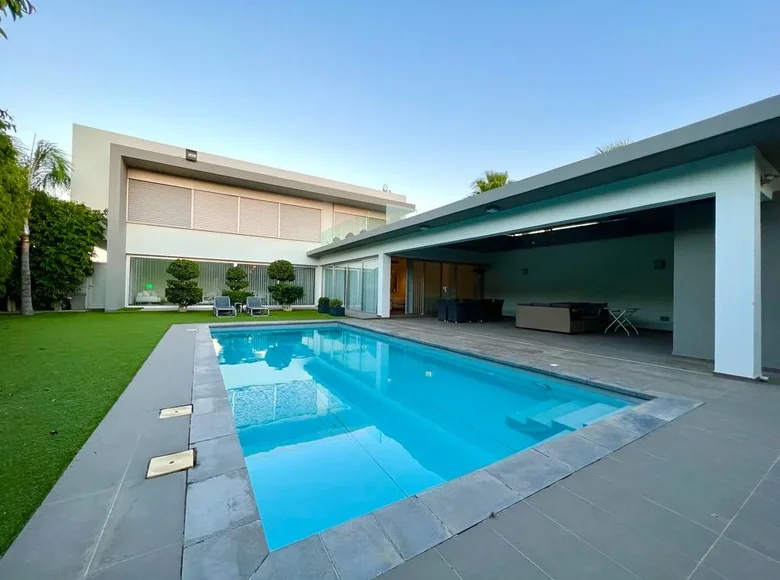 Casa 3 habitaciones 320 m² Strovolos, Chipre