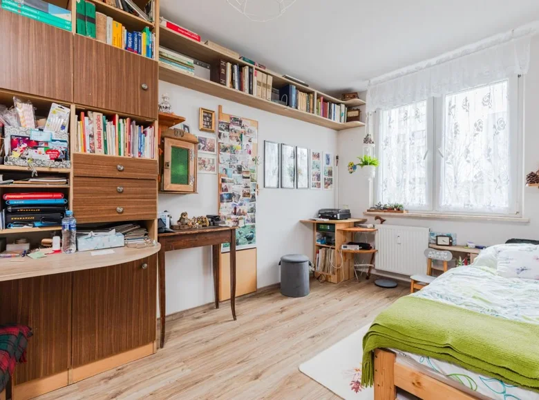 Mieszkanie 4 pokoi 79 m² Warszawa, Polska