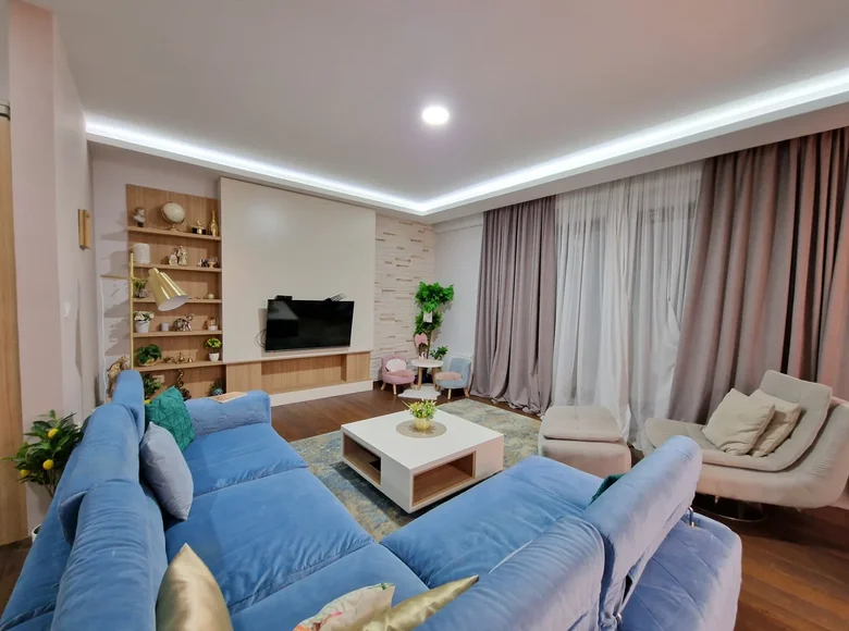 2 bedroom penthouse 176 m² Budva, Montenegro