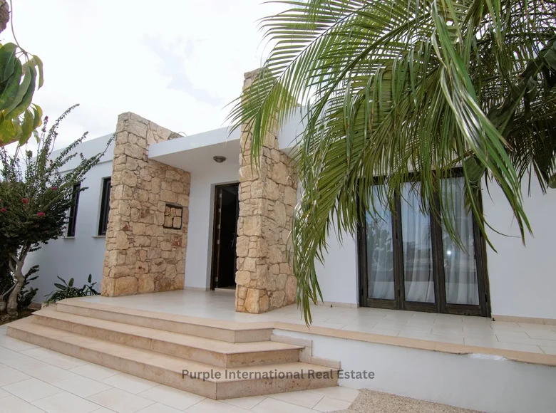 6 bedroom villa 226 m² Deryneia, Cyprus