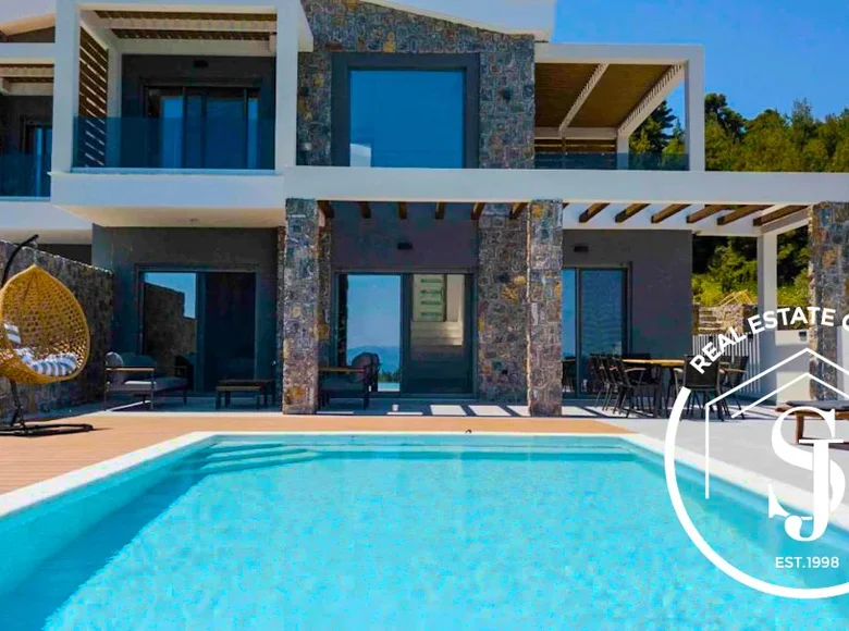 Villa de 4 dormitorios  Agia Paraskefi, Grecia