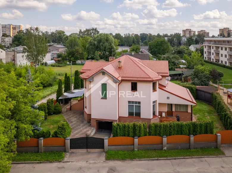 5 room house 334 m² in Riga, Latvia