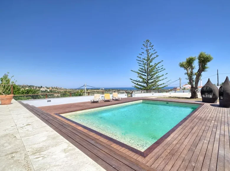 4 bedroom Villa 100 m² Estepona, Spain